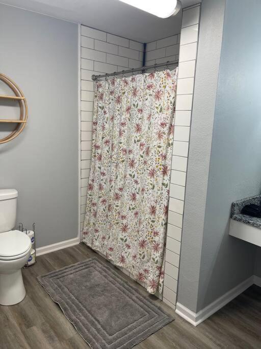 The Bernice - 2 Bedroom Apt In Quilt Town, Usa Hamilton Exterior foto